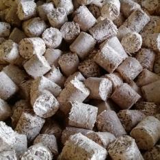 Palette de 80 sacs de briquettes de chauffage Palette de 80 sacs de briquettes de chauffage