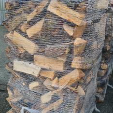 Palette de bûches FENDUES Prémium 33cm en vrac 1,70 stères bois sec < 20% humidité Palette de bûches FENDUES Prémium 33cm en vrac 1,70 stères bois sec < 20% humidité